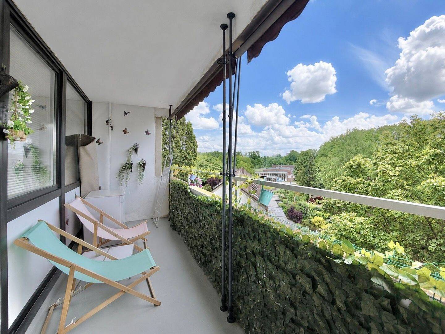 Helle sowie großzügige 3-Zimmer-Wohnung mit sonnigem Balkon und Weitblick in guter Lage, 30629 Hannover