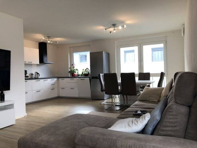 3-Zimmer-Balkonwohnung & Garage mit toller Ausstattung und Fernblick, 93426 Roding