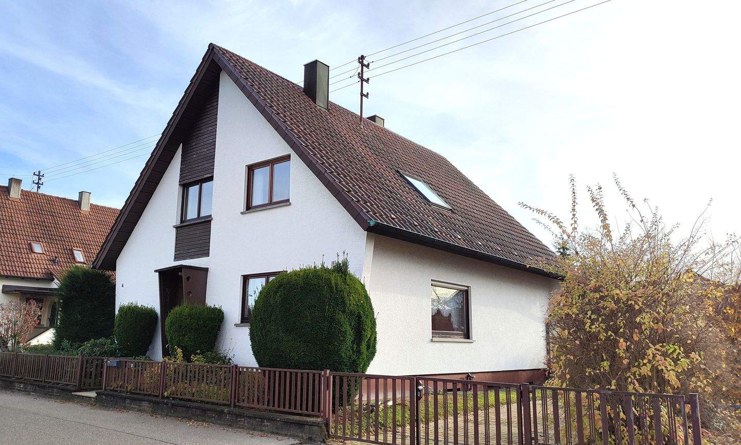 Freistehendes EFH mit Garage und schönem Garten!, 75242 Neuhausen