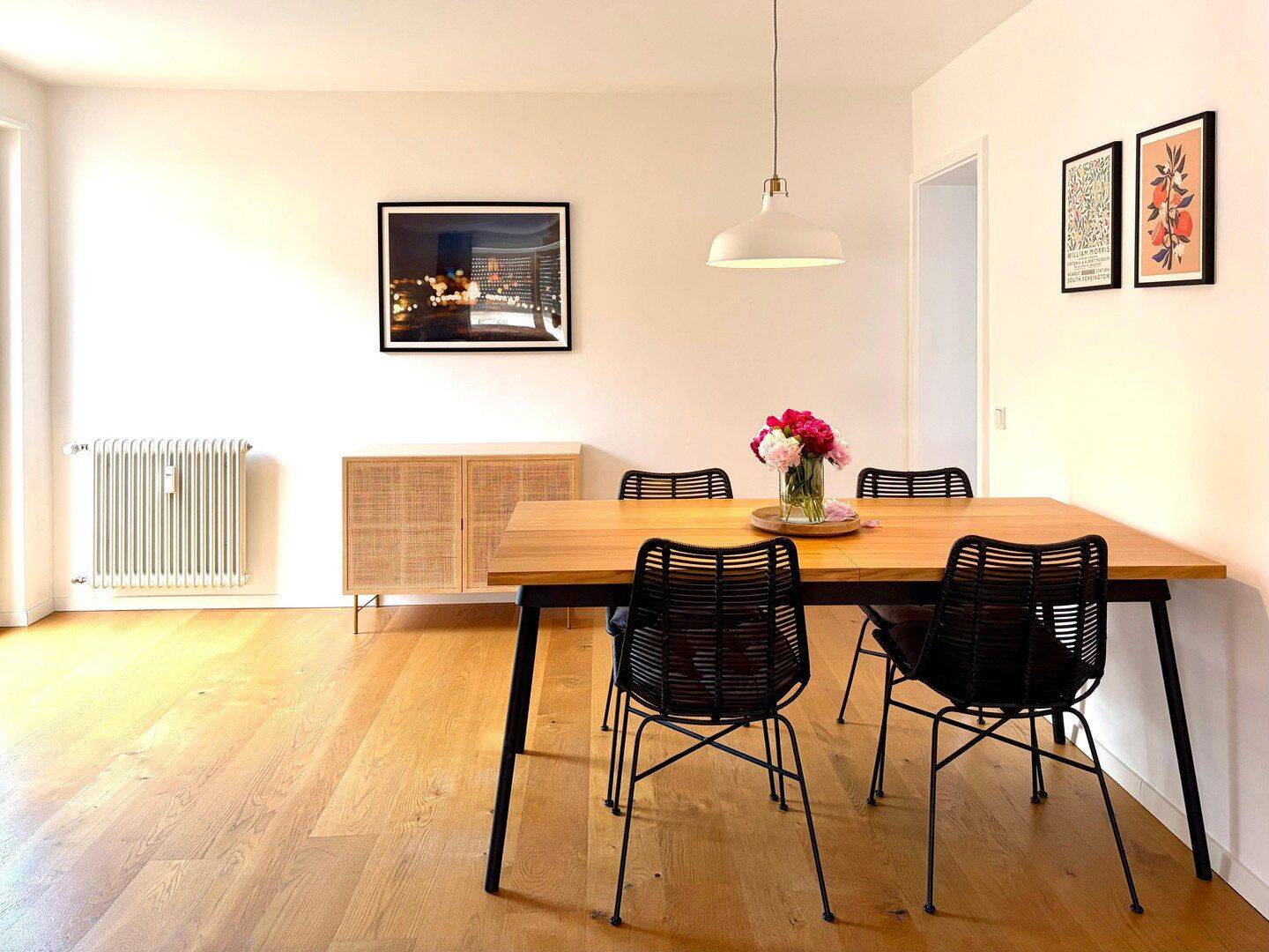 Helle 4-Zi.-Wohnung mit 2 Balkonen & Stellplatz – modernisiert, Süd-West, 70469 Stuttgart (Feuerbach Zuffenhausen)