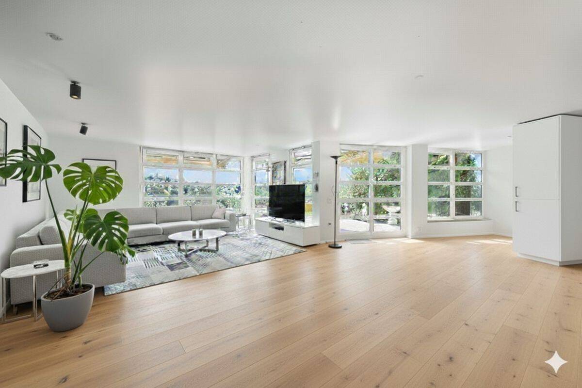 Großzügige Wohnung mit traumhaftem Alpenblick, sonnigem Terrassengarten und Aufzug, 88069 Tettnang