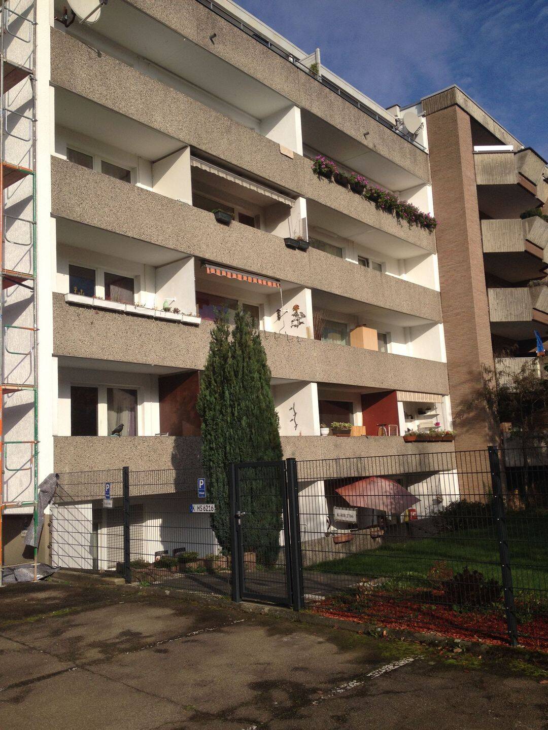 Gut geschnittene, helle 3-Zimmerwohnung mit großem Südbalkon, 51067 Köln (Mülheim Buchheim Dellbrück Holweide)
