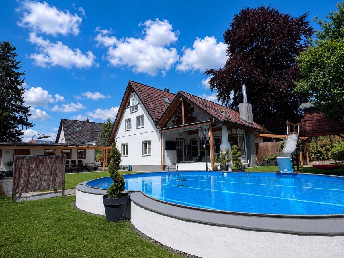 Manche Häuser bieten vier Wände – dieses Zuhause bietet ein Lebensgefühl!, 82140 Olching