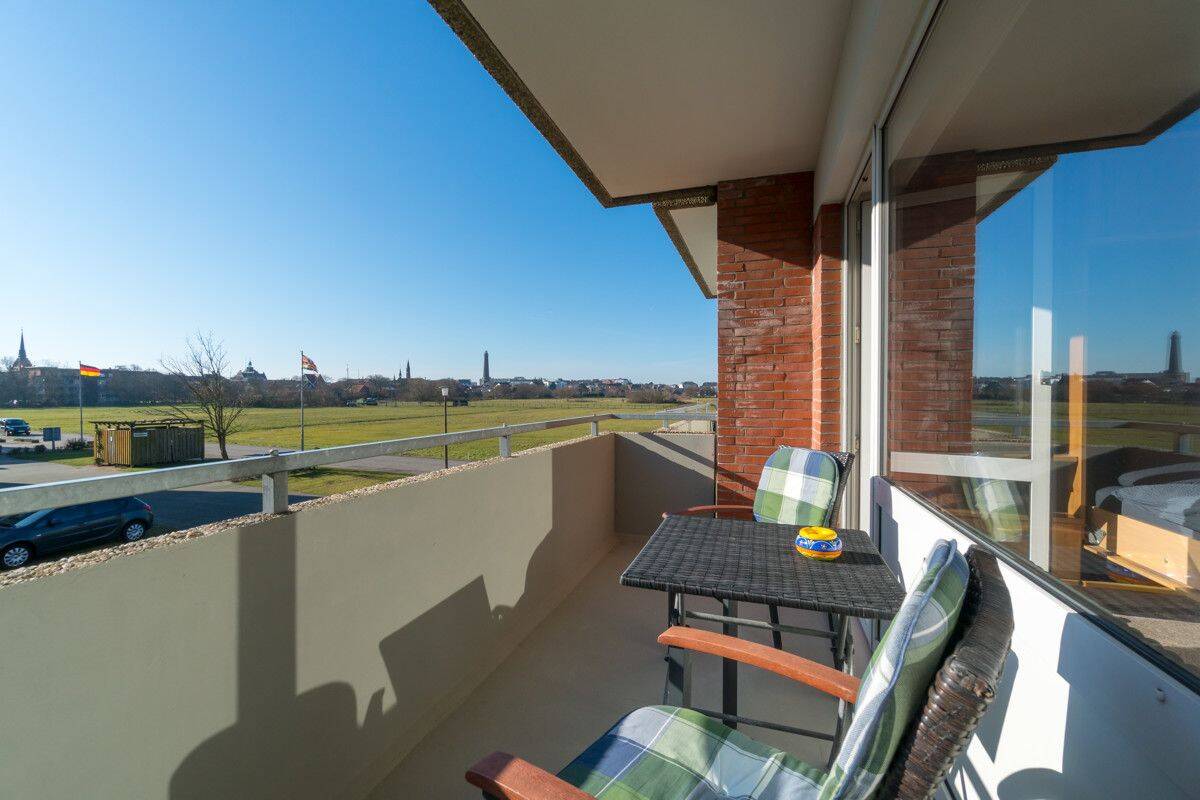 Appartement mit Südbalkon und Blick auf den alten und neuen Leuchtturm, 26757 Borkum