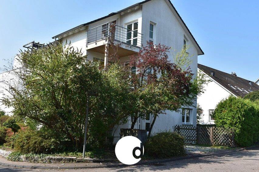Großzügige Doppelhaushälfte inkl. Einliegerwohnung in ruhiger Lage von Stuttgart-Plieningen, 70599 Stuttgart