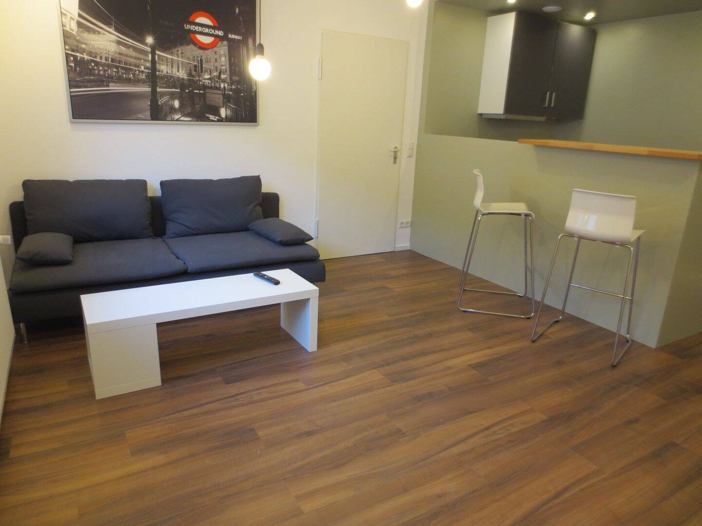 HELLE, ZENTRALE 2-Zi.Whg. mit Balkon in S-Mitte, Bahnhofsnähe – 2326