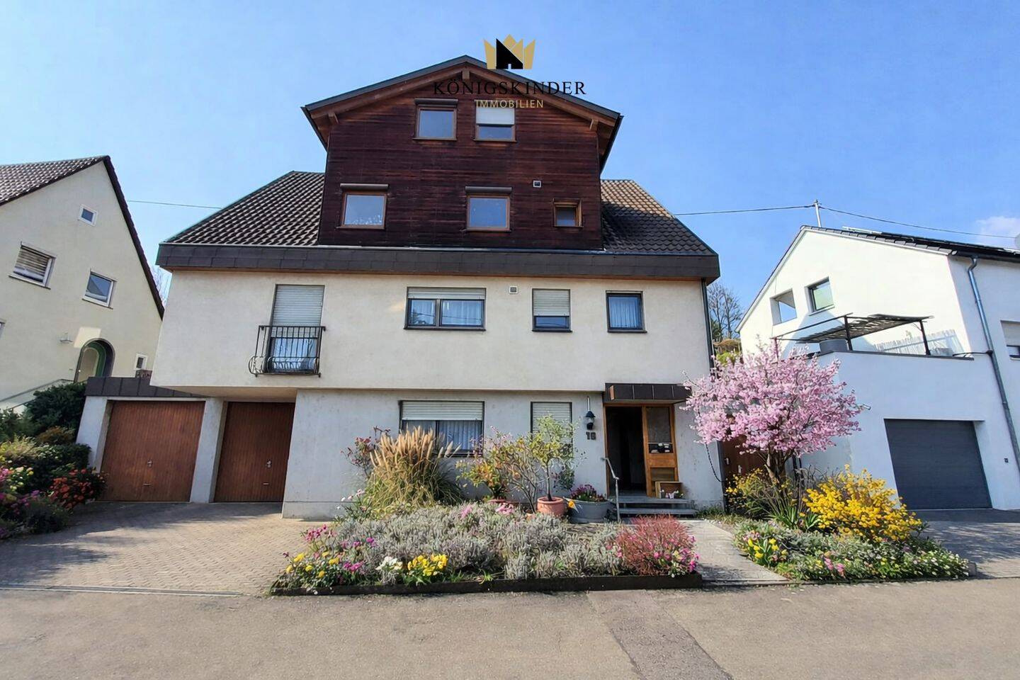 5,5 Zimmer-ETW im 2-FH *großzügig*sonnig*ruhig* mit Terrasse, Kamin, Wohnküche, Garage u.v.m., 73257 Köngen