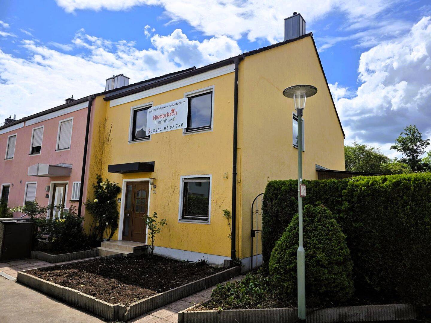Geräumiges Reiheneckhaus mit tollem Garten, Terrasse und Garage in Königsbrunn, 86343 Königsbrunn