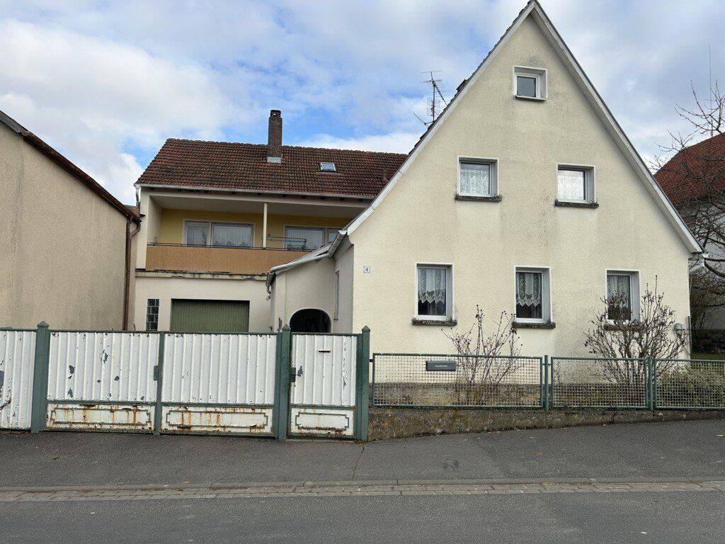 Einfamilienhaus mit Anbau und Garage in Maßbach-Poppenlauer, 97711 Maßbach