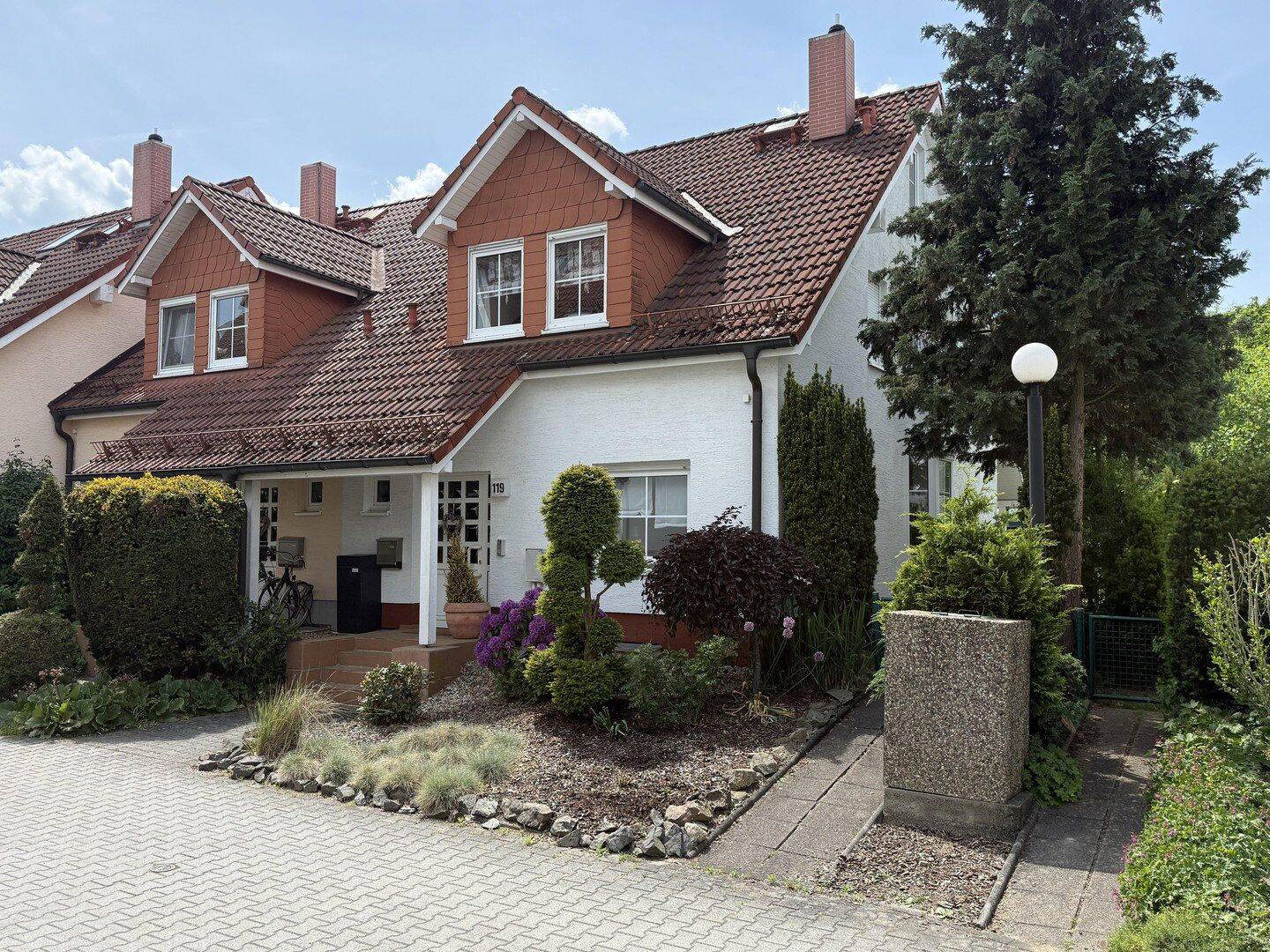 Reihenendhaus in familienfreundlicher Lage, 1328 Dresden