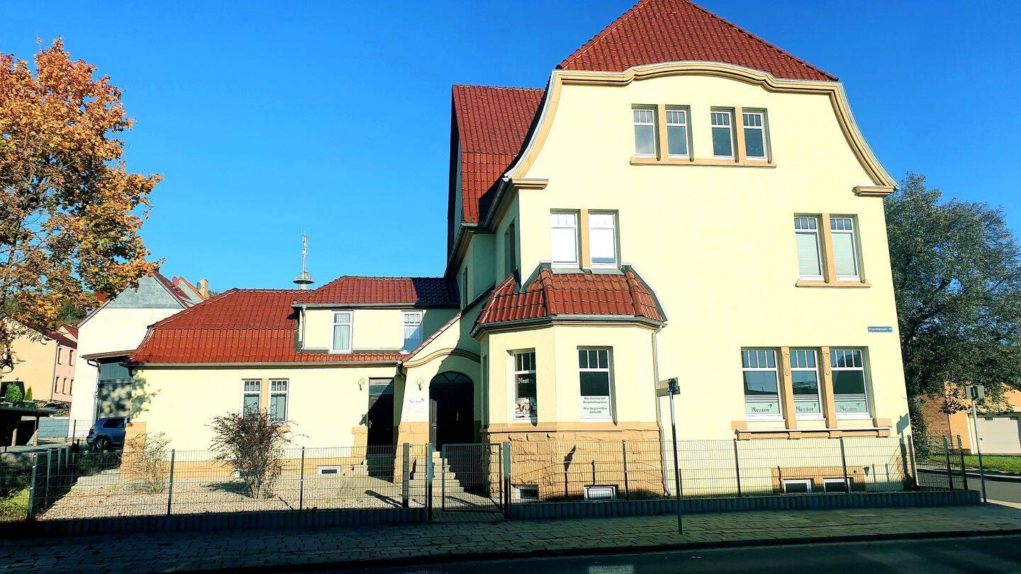 großzügige Dachgeschosswohnung in Artern, 6556 Artern