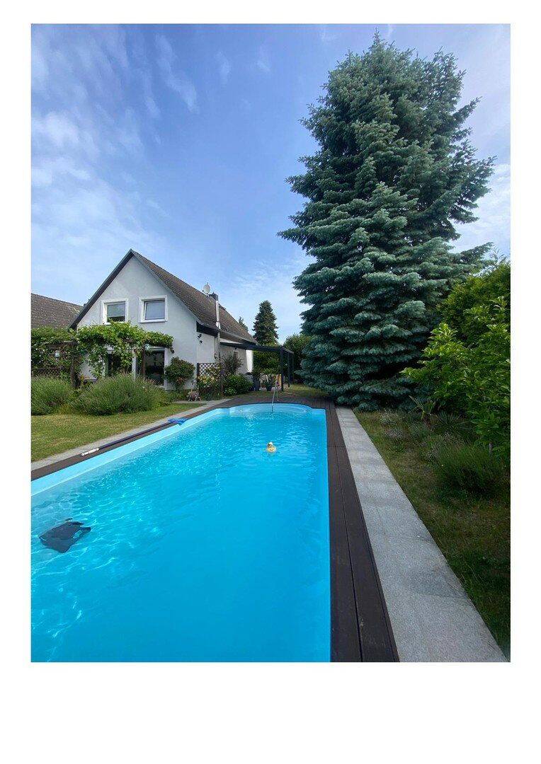 Gemütliches Einfamilienhaus / Haus mit großem Pool und mediterraner Gartenlandschaft von Privat, 12309 Berlin (Tempelhof-Schöneberg Lichtenrade)