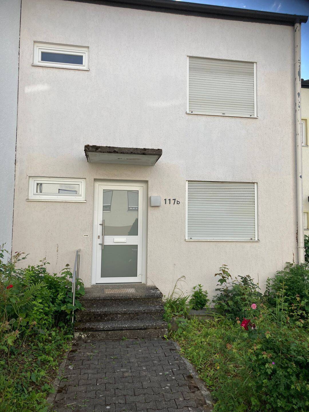 Reihenmittelhaus am Waldrand in Stuttgart-Rohracker, 70329 Stuttgart (Hedelfingen Obertürkheim Rohracker Uhlbach)