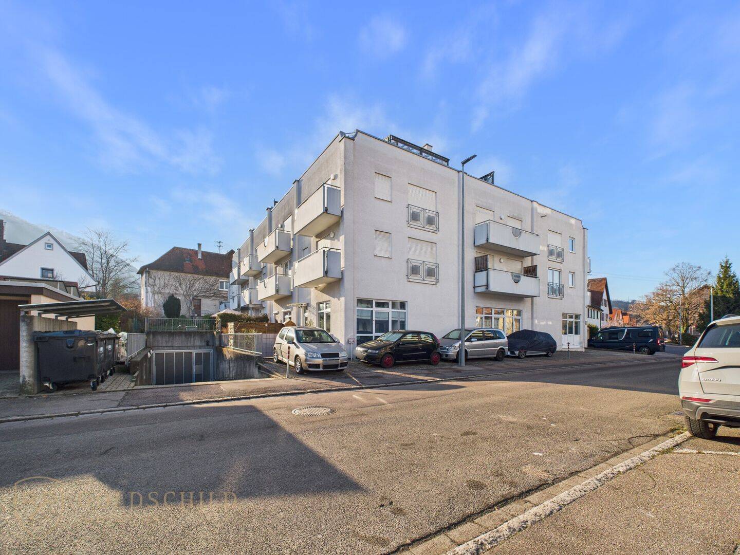 Helle 3-Zimmer-Wohnung mit zwei Balkonen und sanierter Bausubstanz, 73329 Kuchen