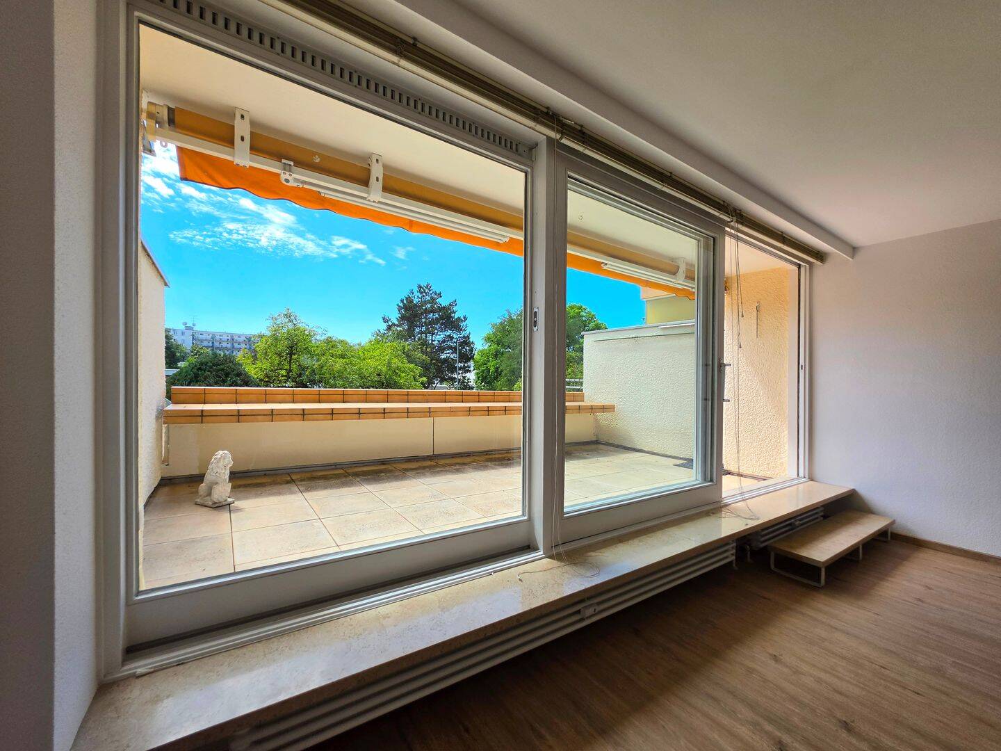 Sonnige Terrassen-Wohnung mit Blick ins Grüne in Perlach, 81737 München (Ramersdorf-Perlach)
