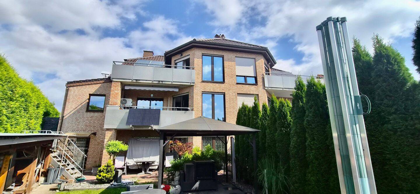Solide Doppelhaushälfte mit Einliegerwohnung, 33142 Büren