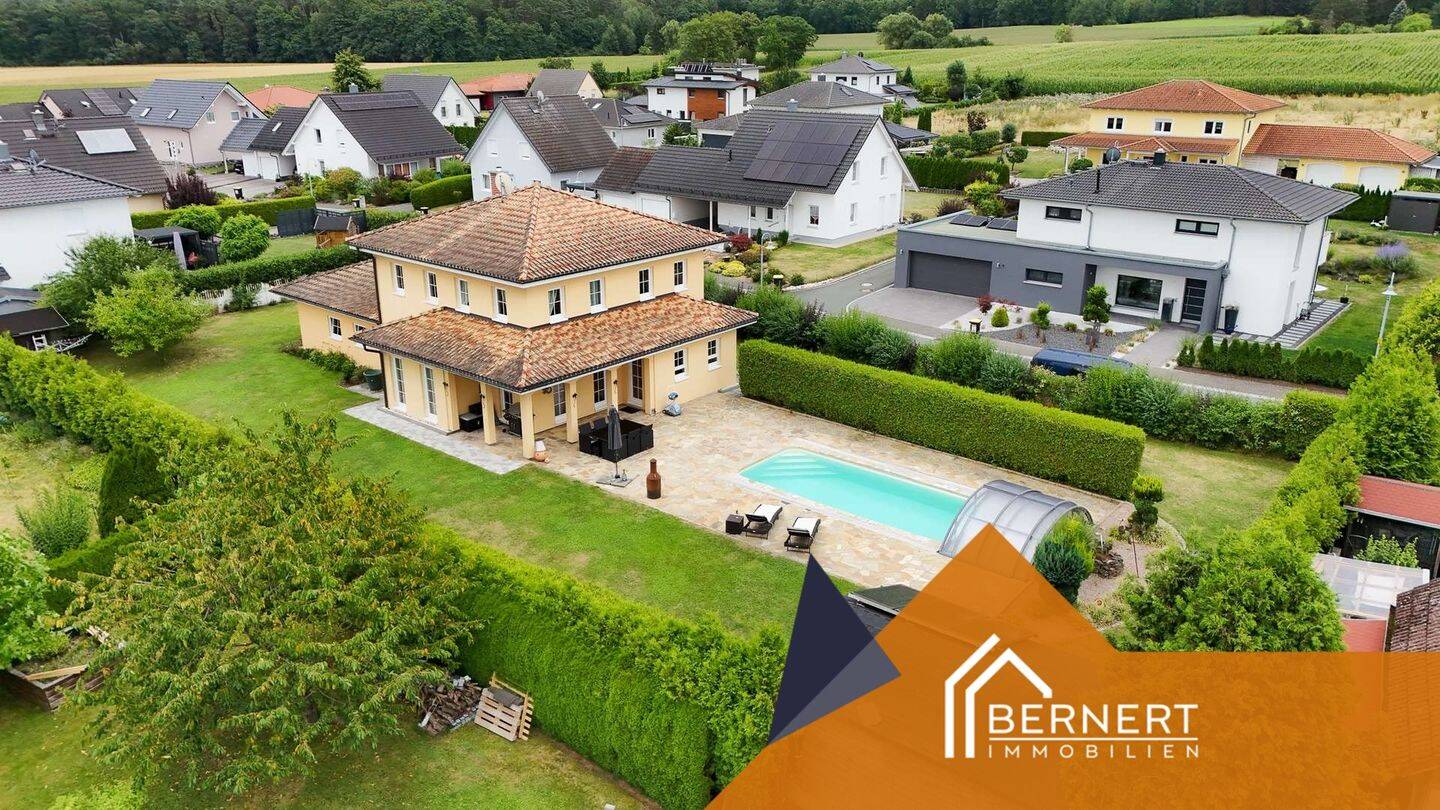 Energieklasse A+ Haus mit Pool und Garage, 152 m², Weidhausen, 96279 Weidhausen b. Coburg