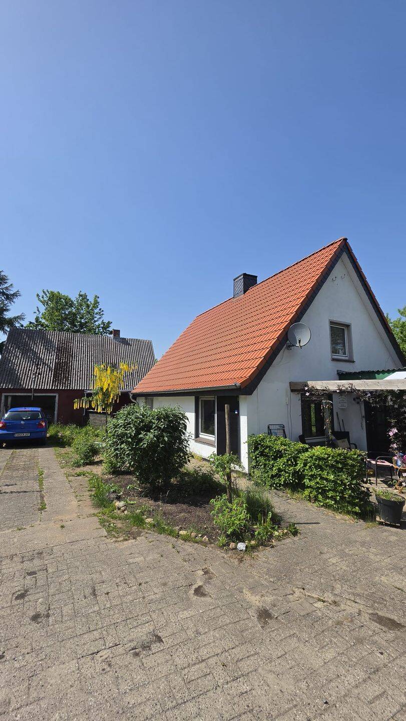 Familienhaus mit 5 Zimmern, Ausbaupotenzial und zwei Pferdekoppeln in der Wingst, 21789 Wingst