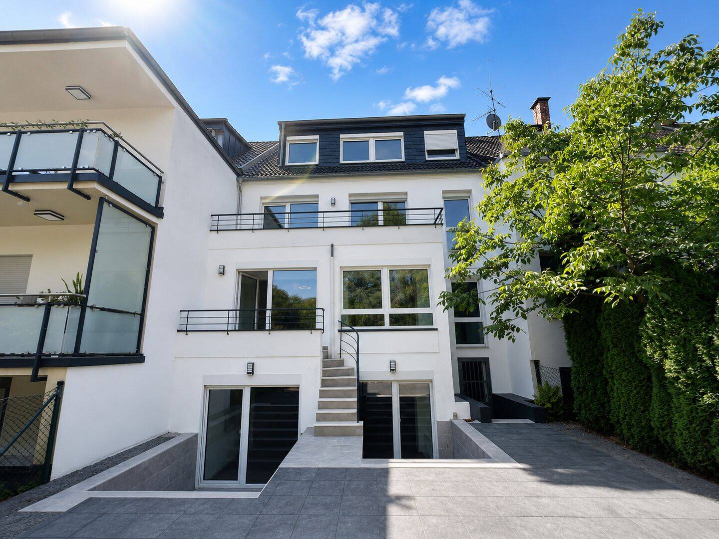 Sanierte 2-Zimmer-Souterrain-Wohnung mit Einbauküche, Terrasse und Garten, 40468 Düsseldorf (Derendorf Golzheim Lichtenbroich Stockum Unterrath)
