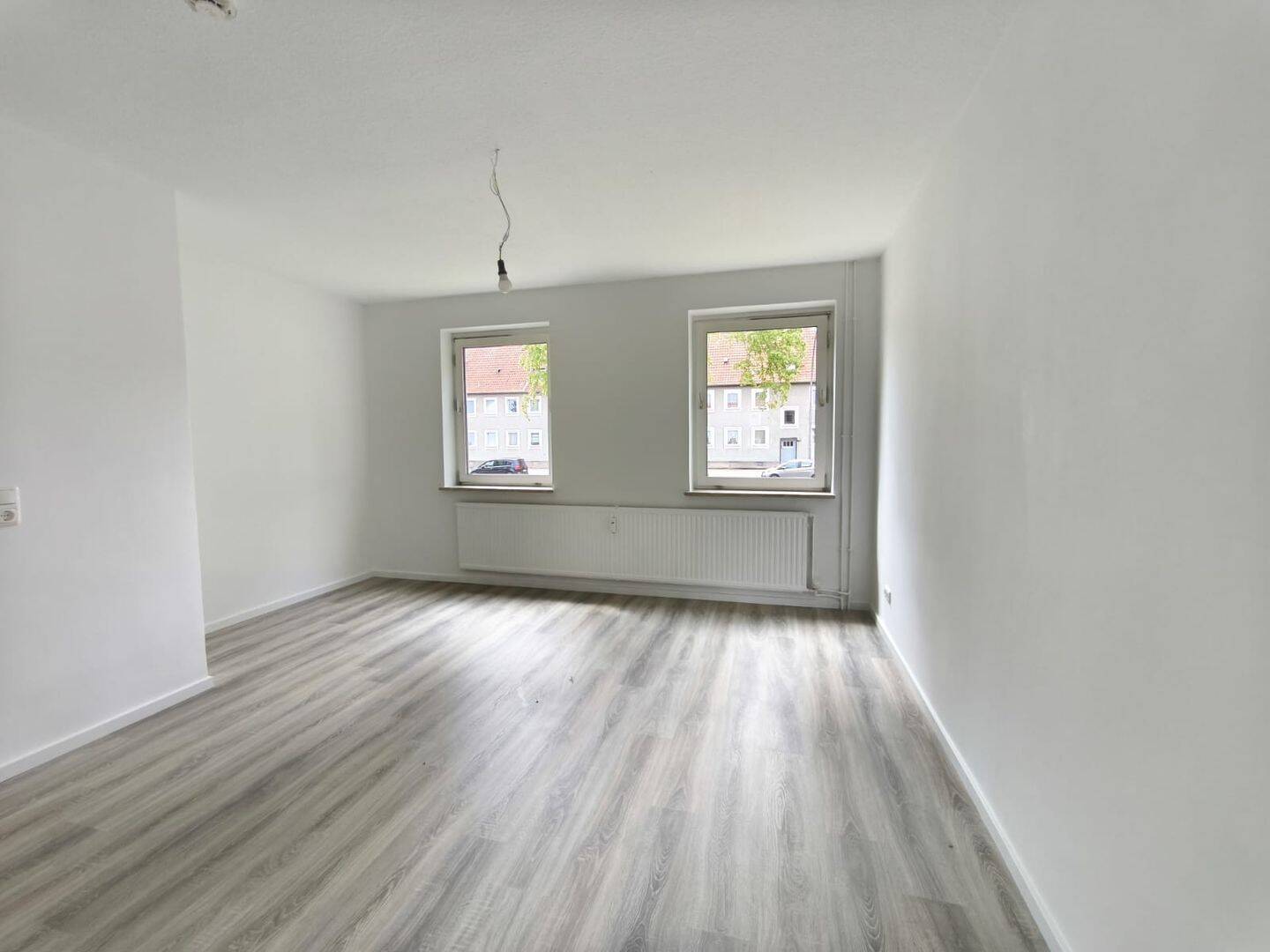 Endlich raus aus dem Elternhaus – frisch renovierte 2-Zimmer Wohnung, 38226 Salzgitter (Lebenstedt)