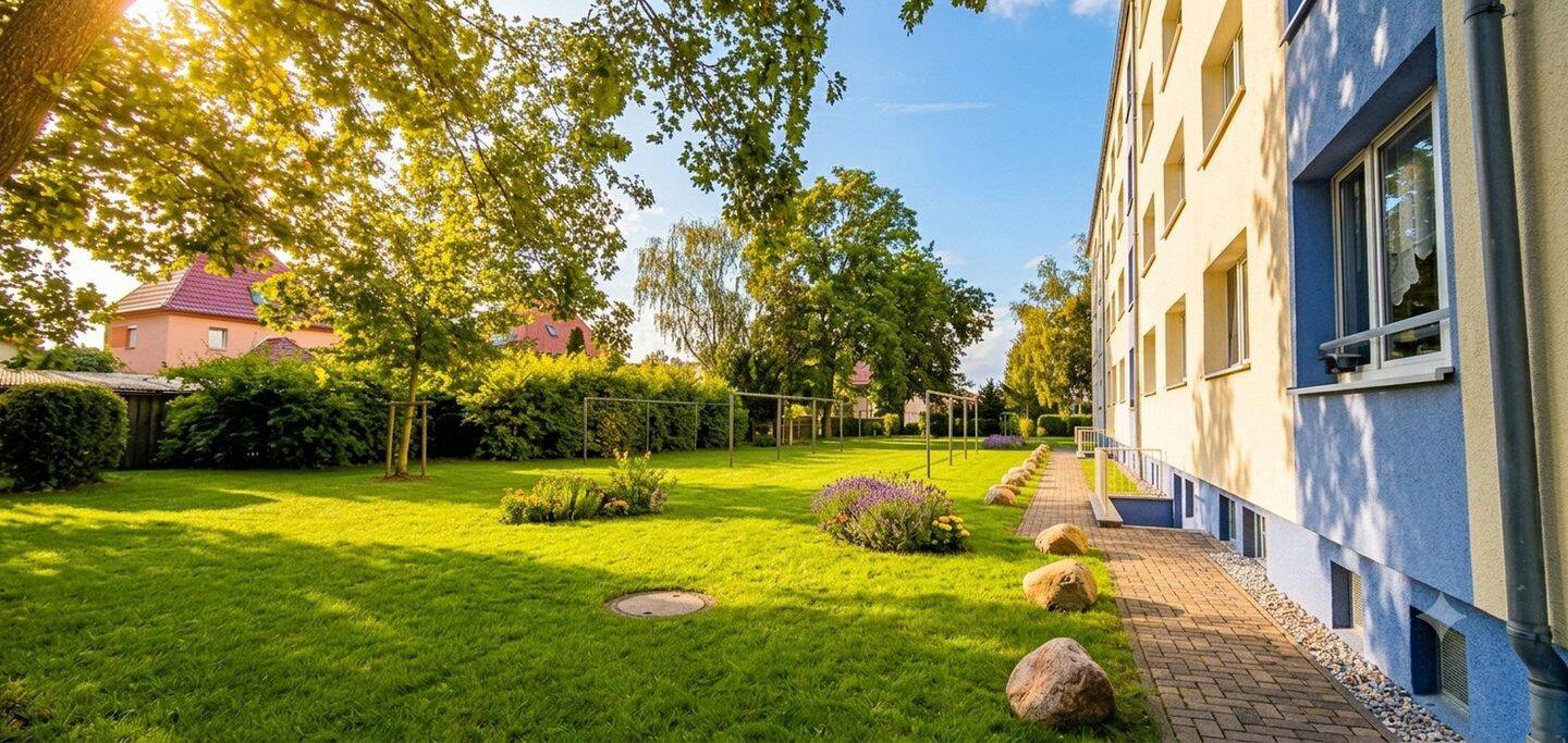Ansprechend saniert + teilmöbliert + 3 Zi Wohnung, ruhig gelegen mit EBK, Keller & Tageslichtbad, 4571 Rötha