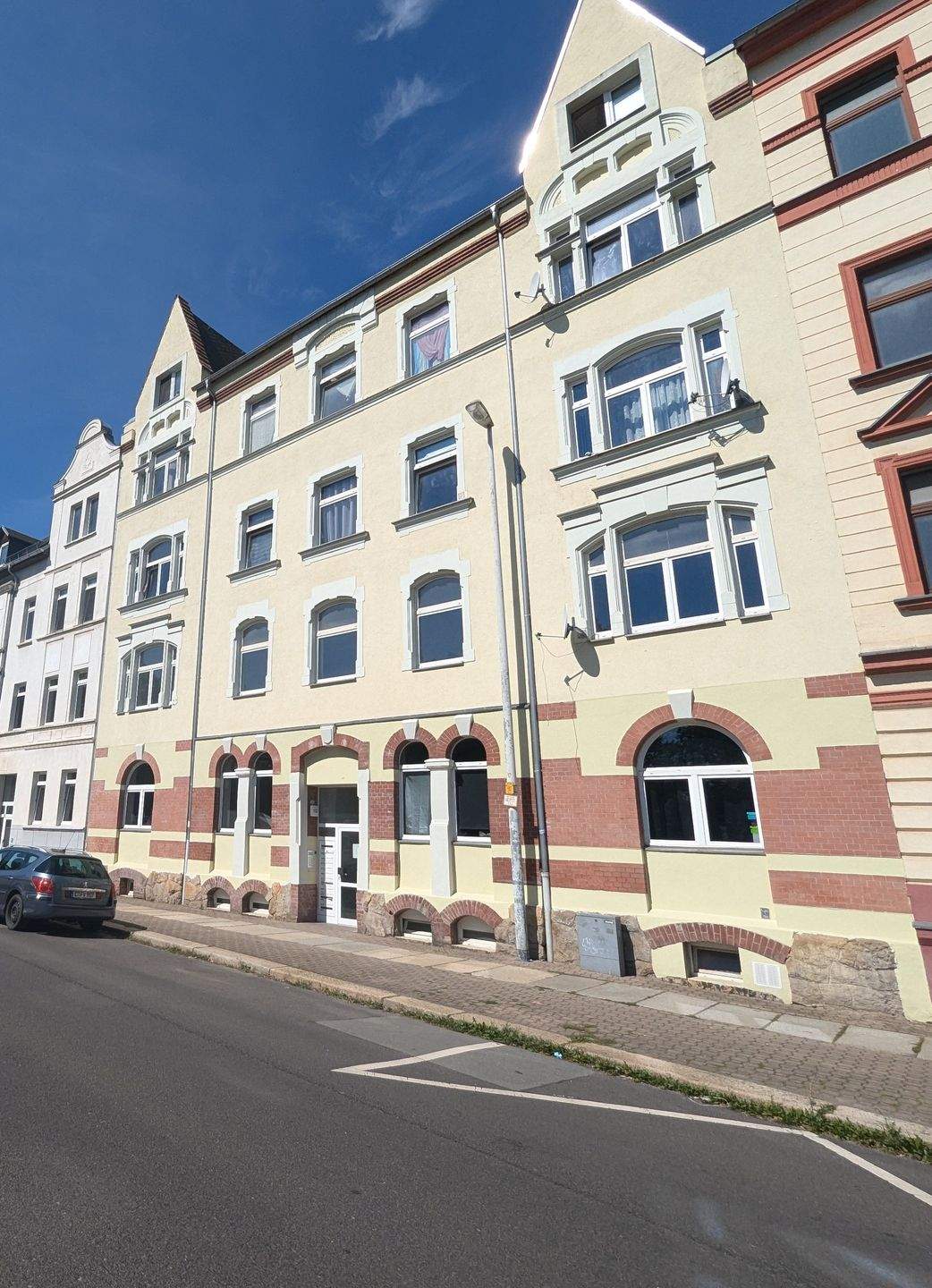 Dachgeschosswohnung in zentraler Lage sucht Mieter, 9120 Chemnitz (Altchemnitz Bernsdorf Helbersdorf Kapellenberg)