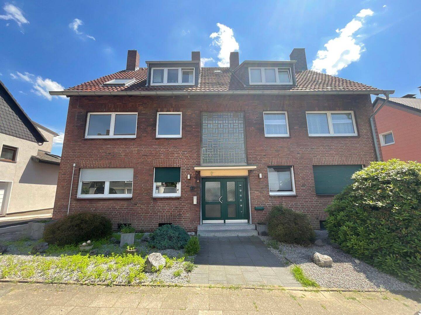 Nur wenige Stufen in Ihr neues Zuhause – gut aufgeteilte 3-Zimmer-EG-Wohnung mit Balkon!, 45359 Essen (Bedingrade Frintrop Schönebeck)