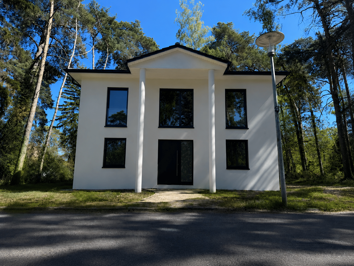 Moderne Stadtvilla mit Kragarmtreppe – architektonisch anspruchsvoll und flexibel gestaltbar., 15827 Blankenfelde-Mahlow