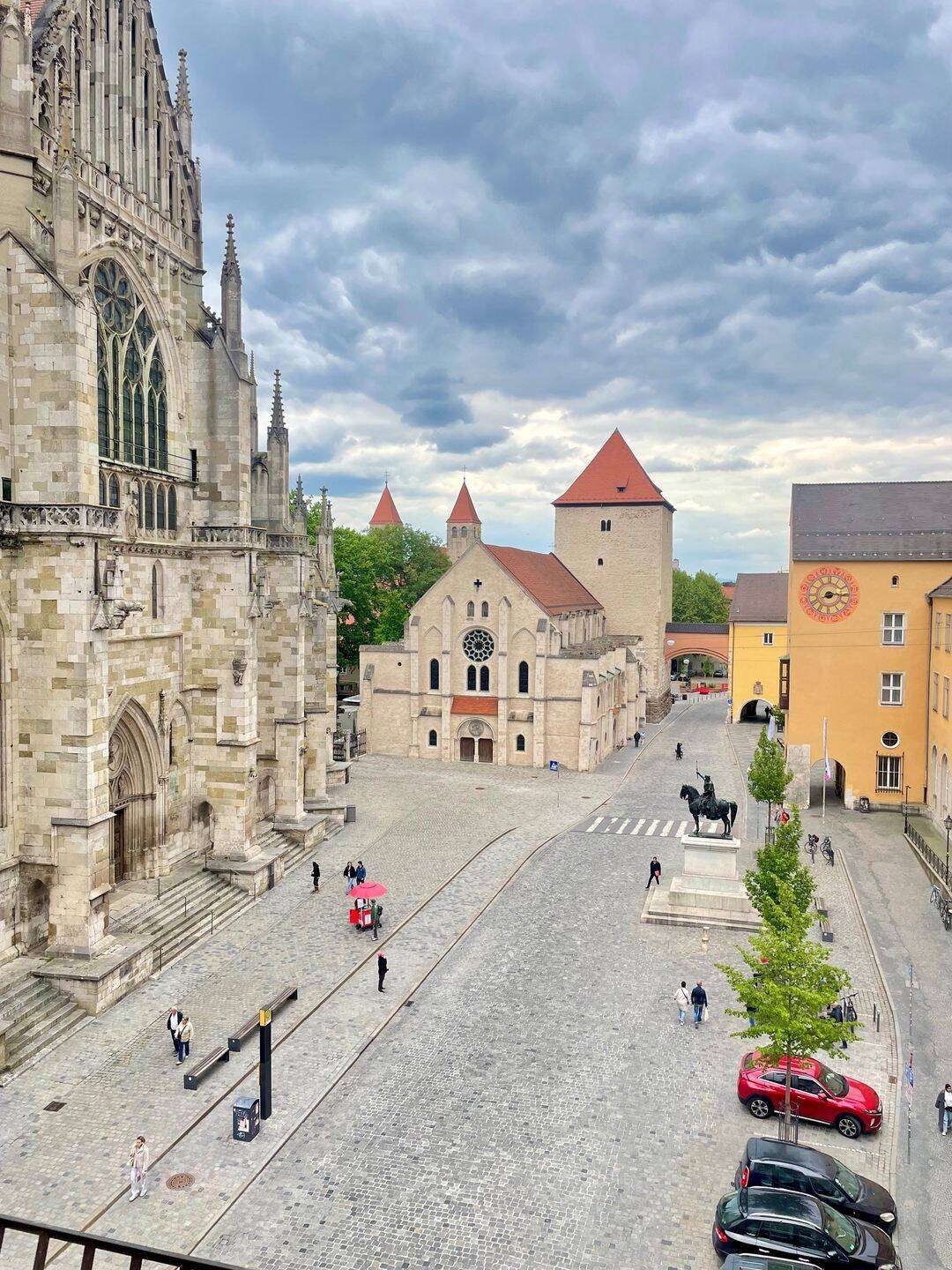 Rarität am Domplatz!  – exklusive Penthouse-Galeriewohnung –, 93047 Regensburg (Innenstadt Kasernenviertel Ostenviertel Westenviertel)