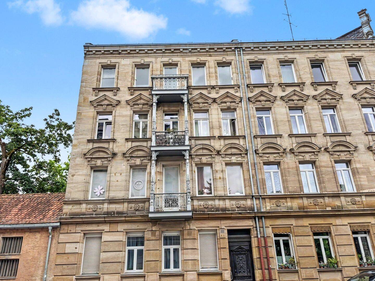 Historischer Altbaucharme trifft Potenzial – 4-Zimmer-Wohnung im Denkmalobjekt in Fürth, 90763 Fürth (Südstadt Weikershof)