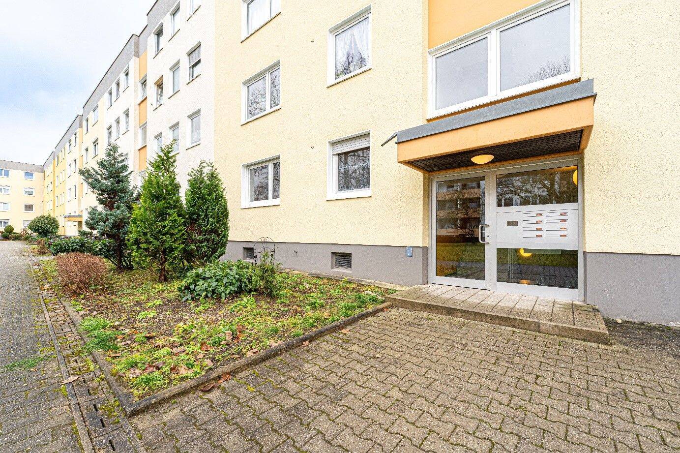 Geräumige 3 Zimmer Wohnung in ruhiger Lage, 82256 Fürstenfeldbruck
