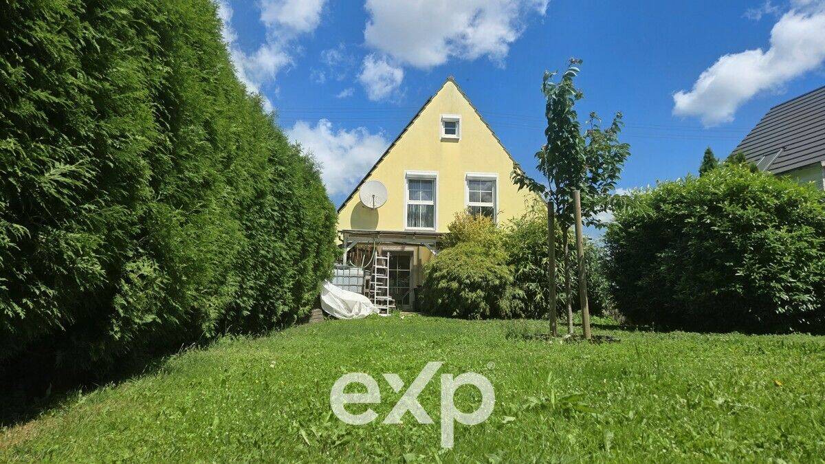 Haus mit Garten und Doppelgarage, PV-Anlage, 86637 Wertingen