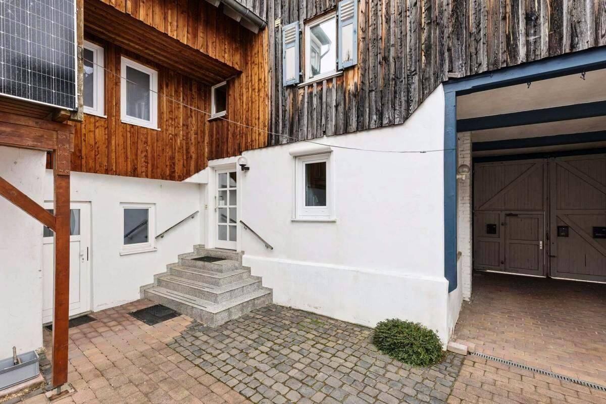 Besondere 6-Zimmer Maisonette Wohnung, 35516 Münzenberg
