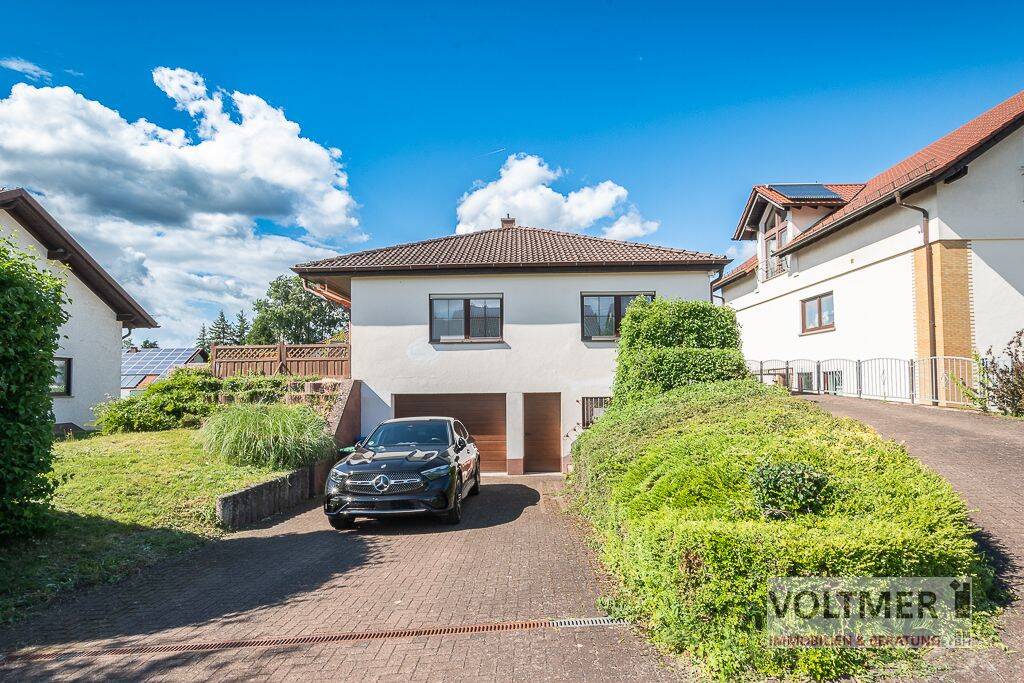 EINZUGSBEREIT – gepflegter Bungalow mit Garten und Garage in gefragter Lage von Wemmetsweiler!, 66589 Merchweiler