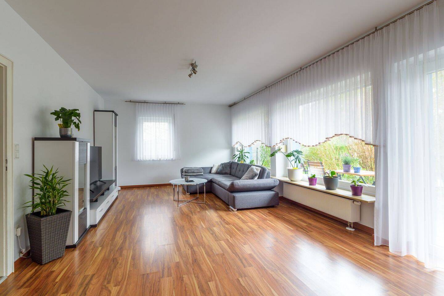 Freundliche und helle 3-Zimmer-Wohnung mit gehobener Ausstattung und Terrasse in Nürnberg/Boxdorf, 90427 Nürnberg