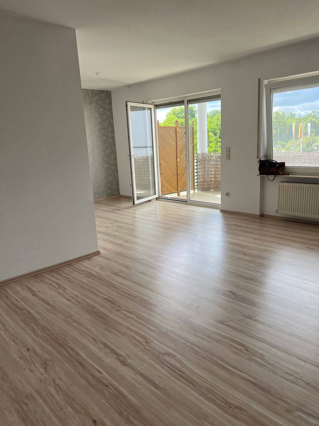 Für Sonnenanbeter: großzügige Eigentumswohnung mit Südbalkon und Einbauküche im 7 – Familienhaus, 76726 Germersheim