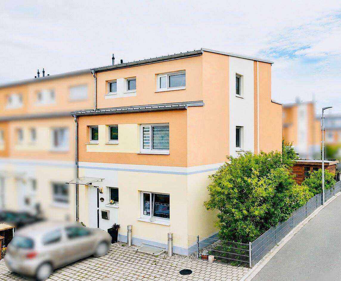 *Modernes 163qm Reiheneckhaus mit Südgarten und Dachterrasse*, 91325 Adelsdorf