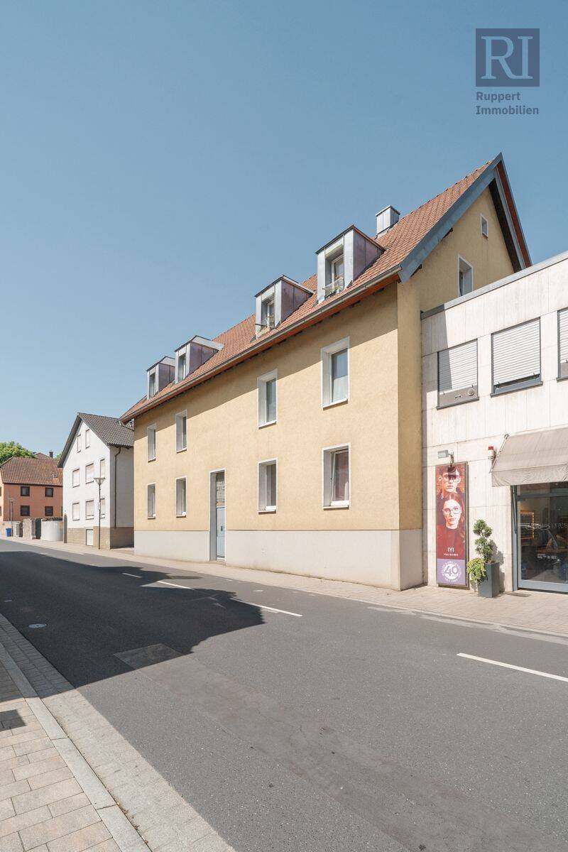 Mehrparteienhaus in zentraler Lage, 97204 Höchberg