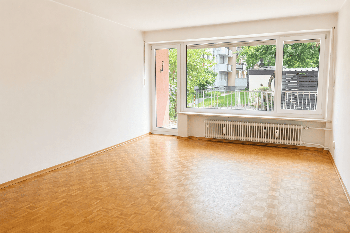 Bezugsfreie 3-Zimmer Wohnung mit Südterrasse in ruhiger Seitenstraße – renovierungsbedürftig, 81373 München (Sendling Sendling-Westpark)