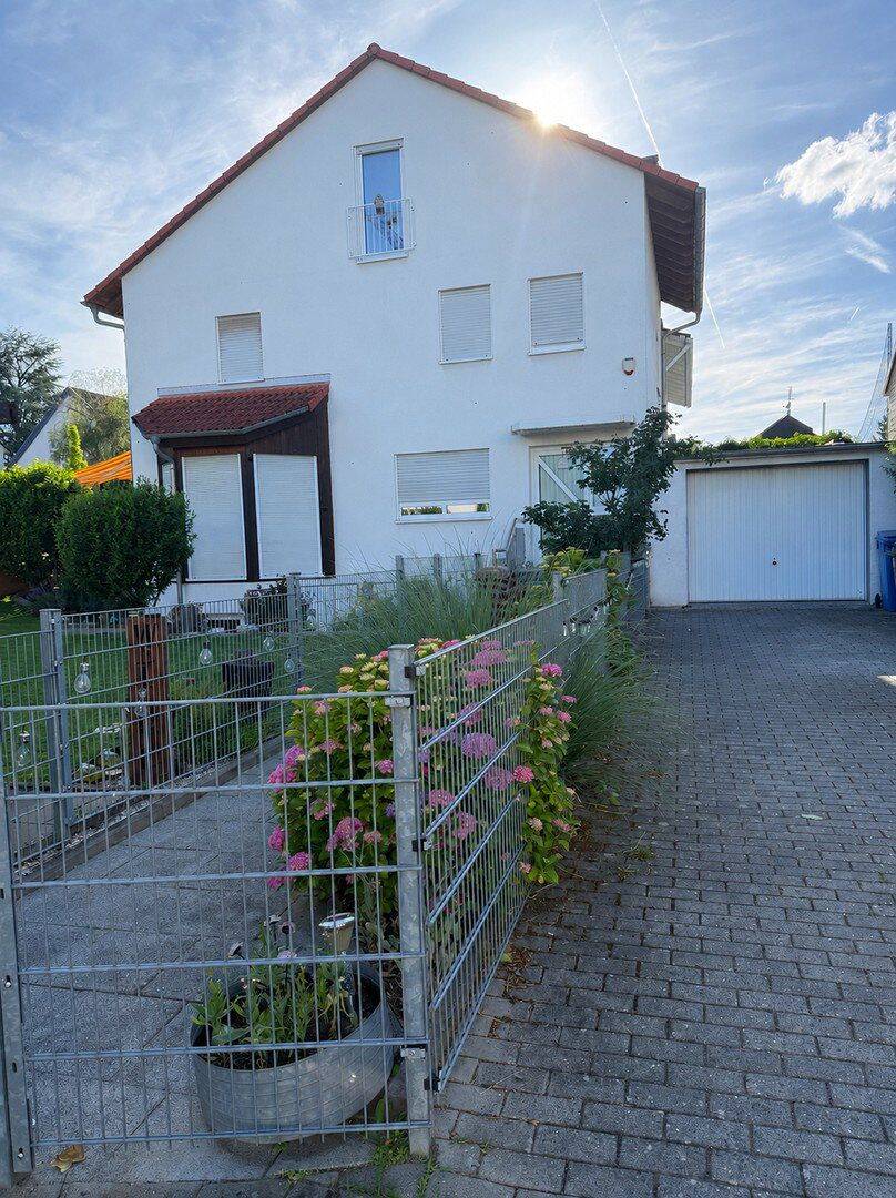 Charmantes, geräumiges Einfamilienhaus in zentraler Lage in 65779 Kelkheim Münster, 65779 Kelkheim (Taunus)