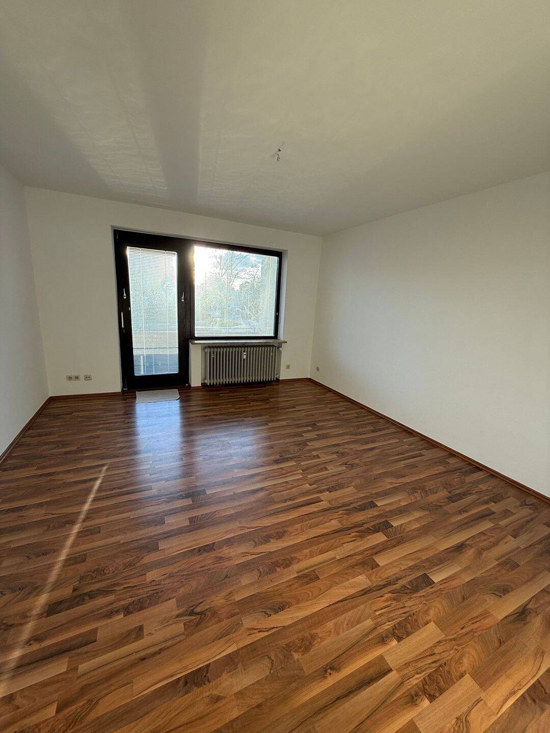 2 Zimmer Wohnung in Selb mit Aufzug und Kellerabteil, 95100 Selb