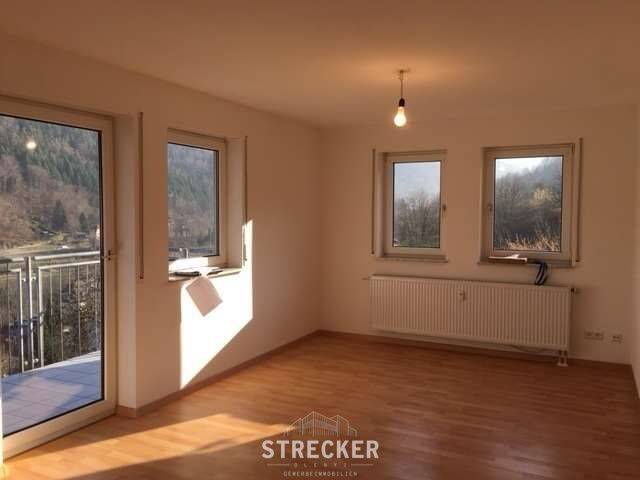 2,5 Zimmer-Wohnung mit wunderschönem Ausblick, 76599 Weisenbach