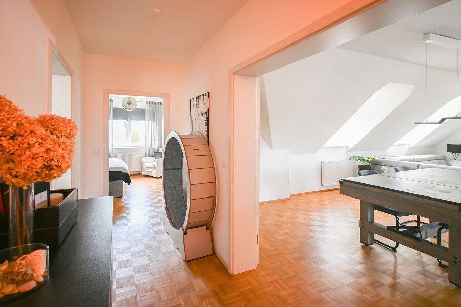 Halle (Westfalen): Gepflegte Dachgeschosswohnung mit Balkon in zentraler Lage!, 33790 Halle (Westf.)