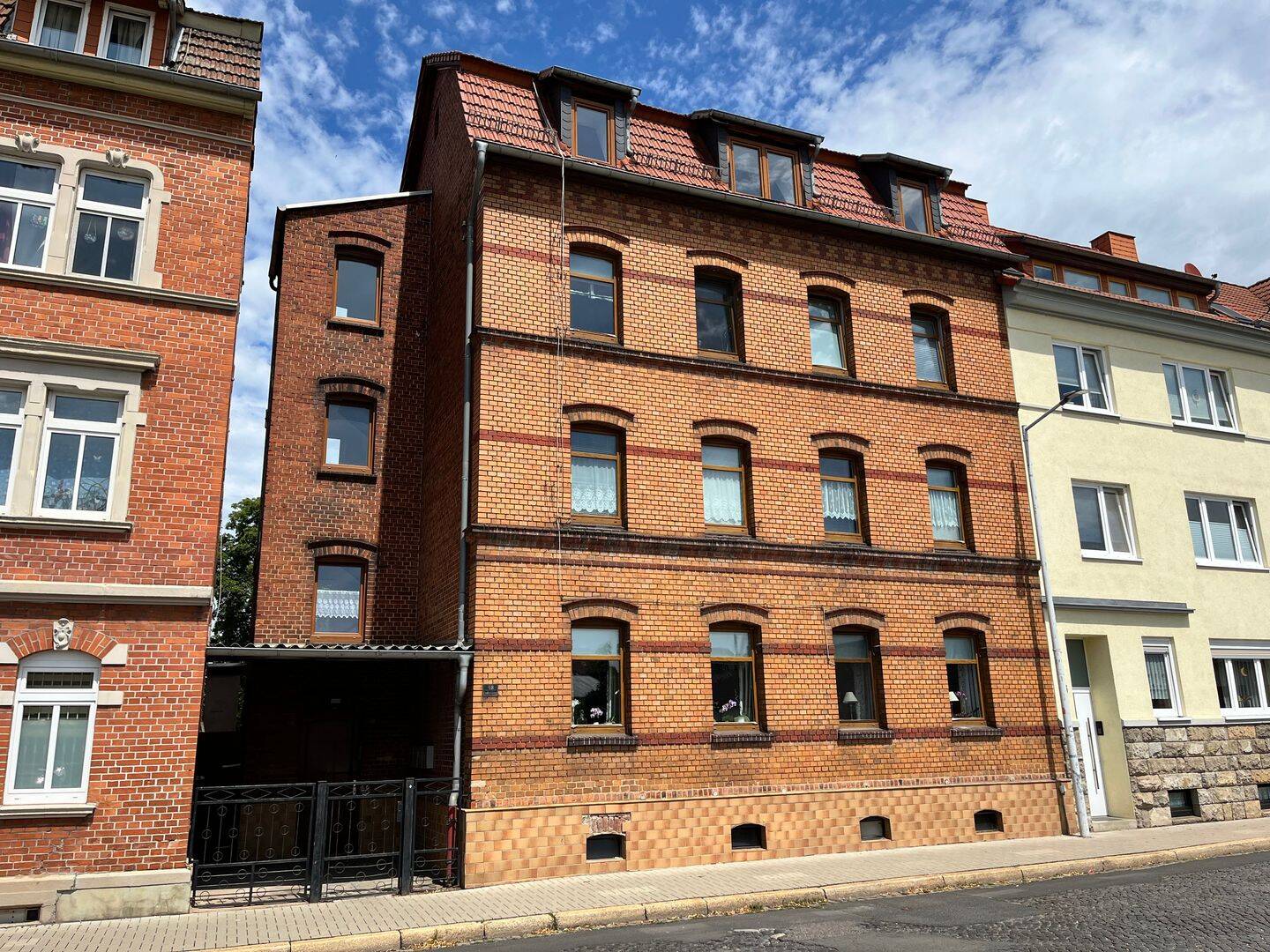 Erstbezug nach hochwertiger Modernisierung – Stilvolle 3-Zimmer-Dachgeschosswohnung in Eisenach Wohnen mit Charme – modern, hell und sofort bezugs, 99817 Eisenach