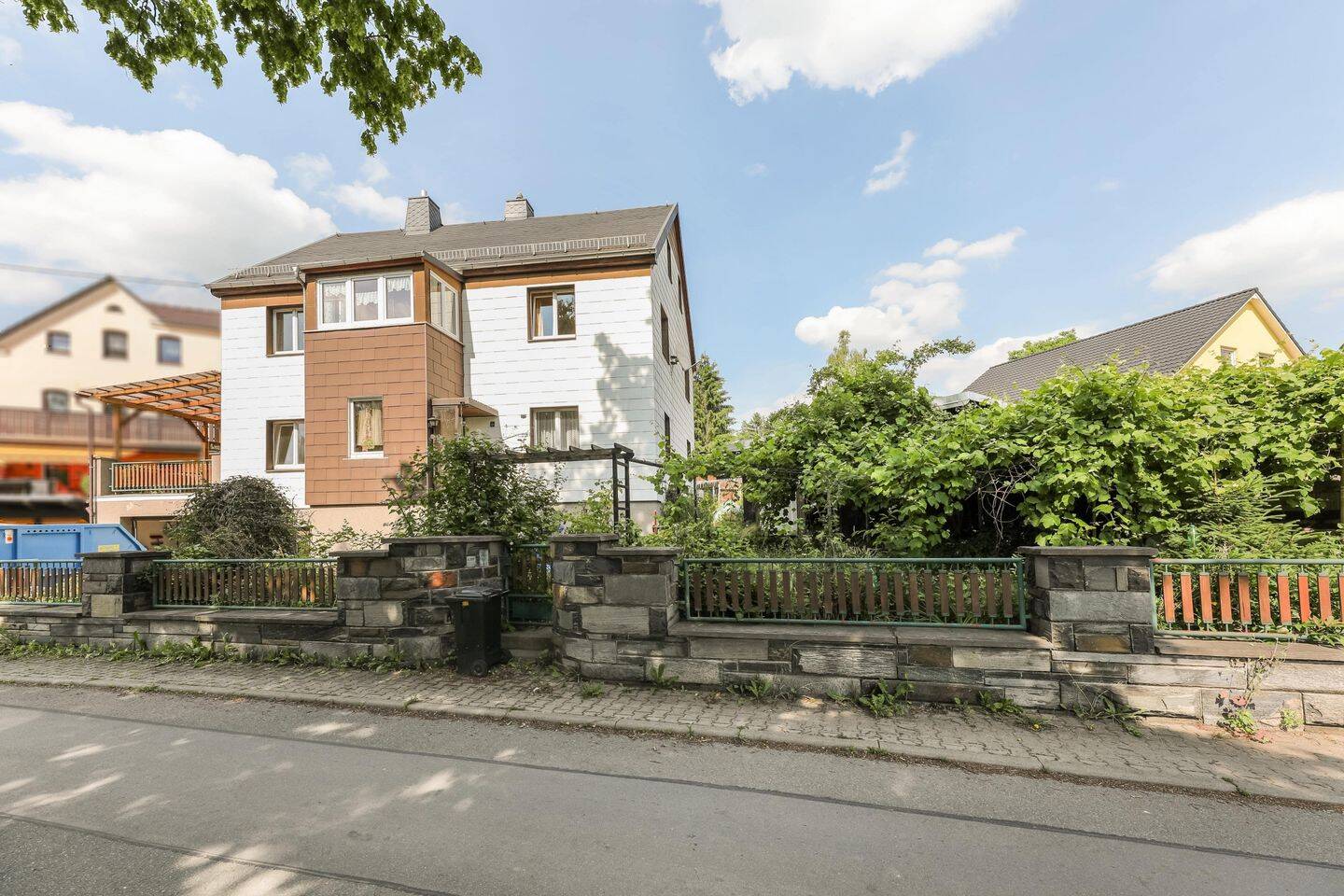 Charmantes Zweifamilienhaus mit Potenzial – Baujahr um 1900, 8112 Wilkau-Haßlau