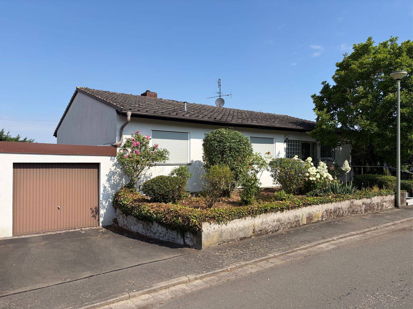 Freistehendes Einfamilienhaus / Bungalow in exklusiver und ruhiger Lage in Höhfröschen, 66989 Höhfröschen