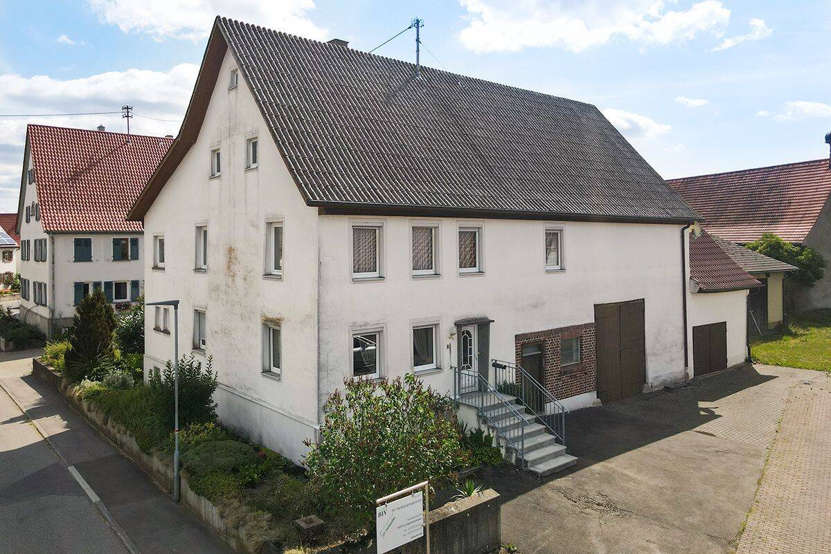Großes Haus mit Freiraum für Ihre Ideen + Scheune für Hobby, Wohnmobil und mehr, 72513 Hettingen