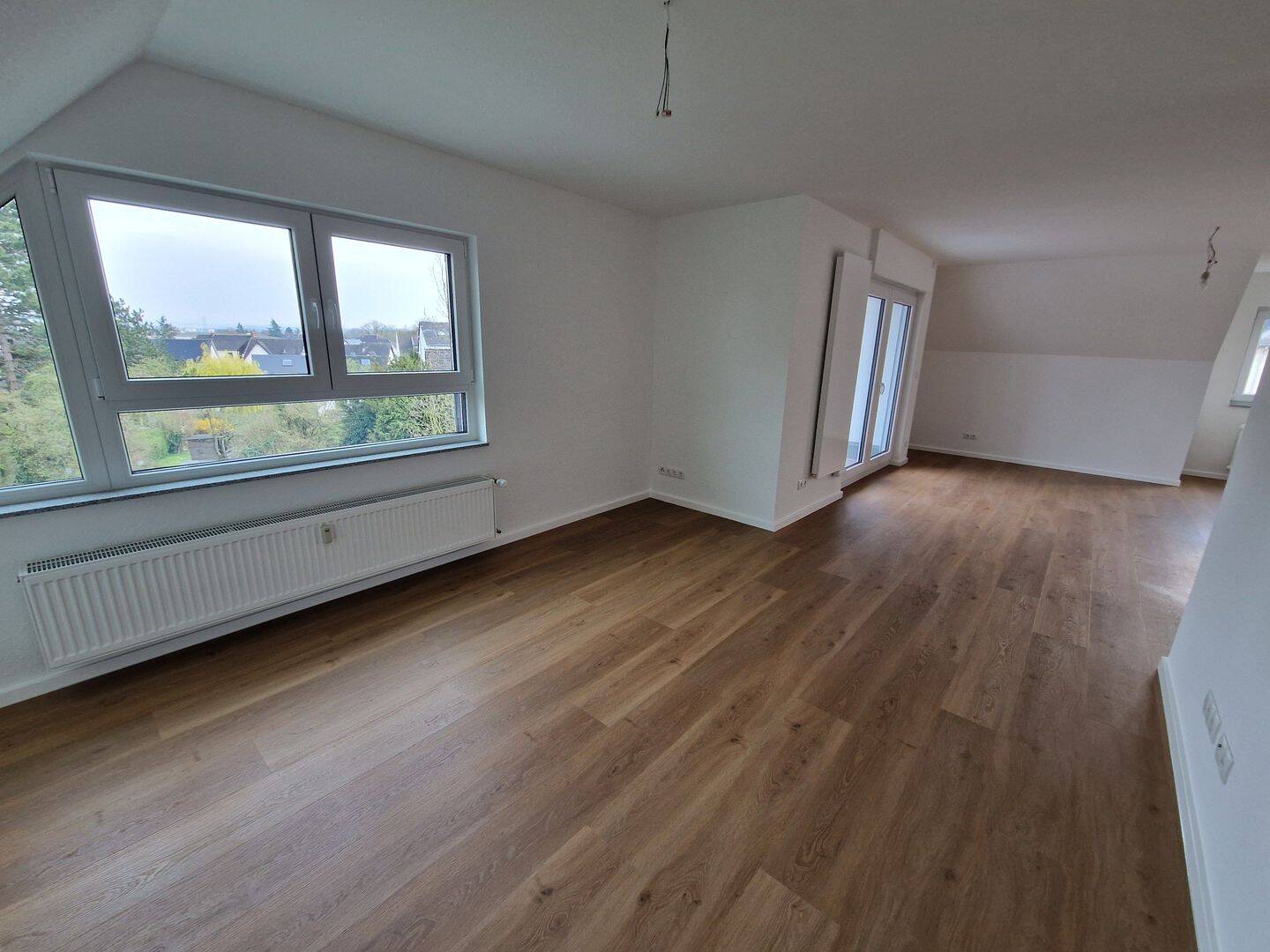Erstbezugs-Dachgeschosswohnung nach Renovierung 120 m² mit zwei Balkonen in begehrter Innenstadtlage, 56626 Andernach