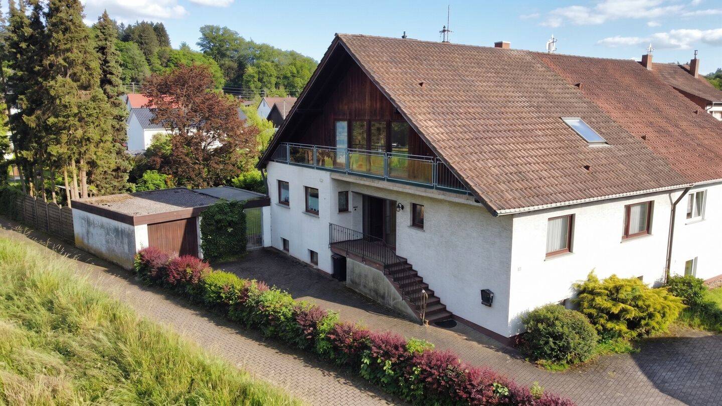 Gepflegte Doppelhaushälfte mit großzügigem Raumangebot und Garten in ruhiger Lage, 66839 Schmelz