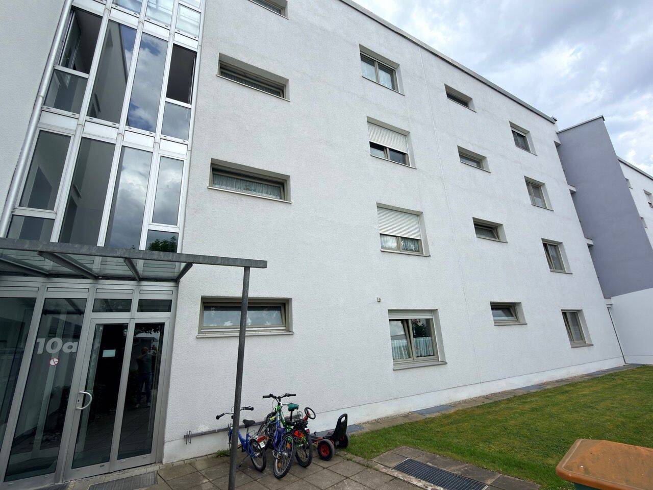 Vermietete 3-Raum-Wohnung mit Tiefgaragenstellplatz in Königsbrunn/Ilsesee, 86343 Königsbrunn